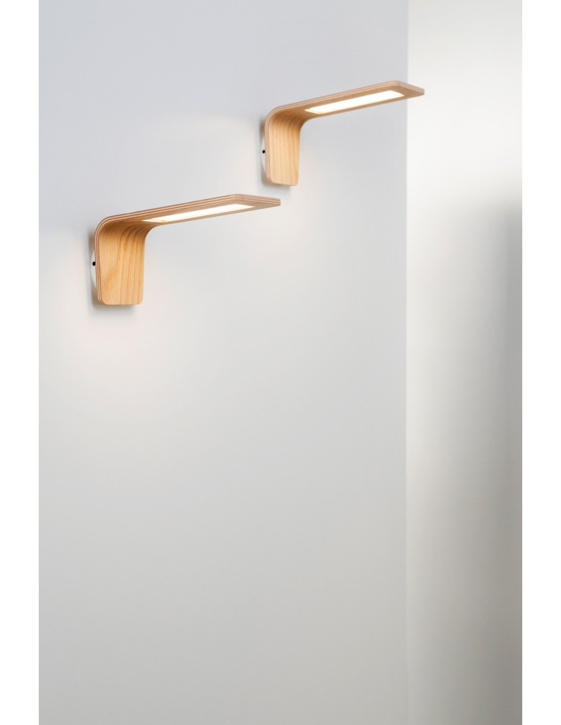 Applique Bois Scandinave : Applique murale en bois Led Butterfly 1 au design scandinave et Applique Bois Scandinave : Applique murale en bois Led Butterfly 1 au design scandinave et