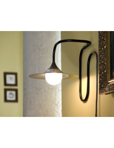 Lampe à poser / Applique Turbaya noir en laiton en forme de gramophone au design chic et élégant  2