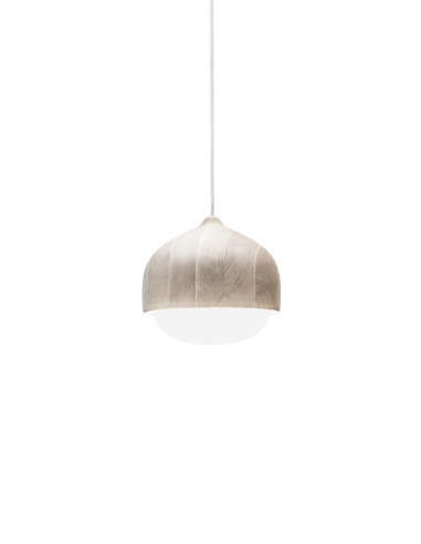Suspension en bois et verre soufflé Terho Lamp au design scandinave