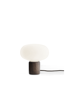 Lampe a poser Karl-Johan en verre et pied en chêne par Signe Hytte x New Works 2