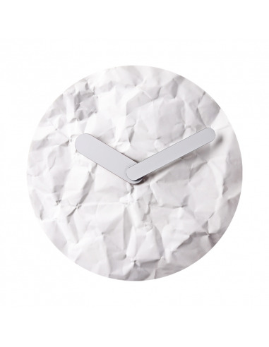 Horloge design Papier froissé en résine par le studio Haoshi