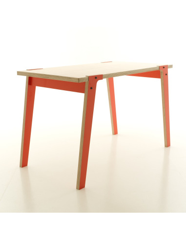 Table Switch petite en bois au design contemporain