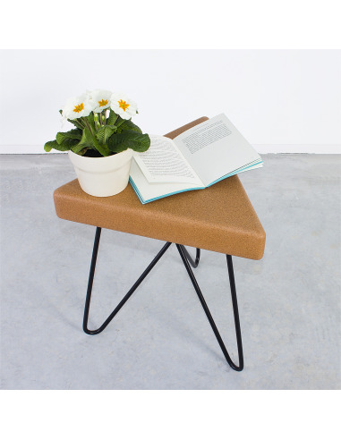 Tabouret design Três en liège clair par Filipa Mendes & Gustavo Macedo