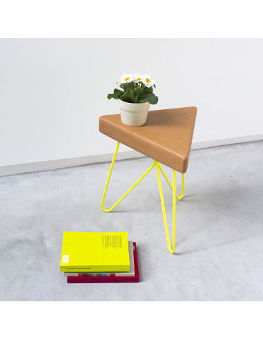 Tabouret design Três en liège clair par Filipa Mendes & Gustavo Macedo