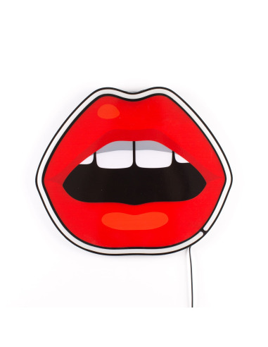 Applique Néon Mouth en forme de bouche pour un design tendance par Studio Job X Seletti