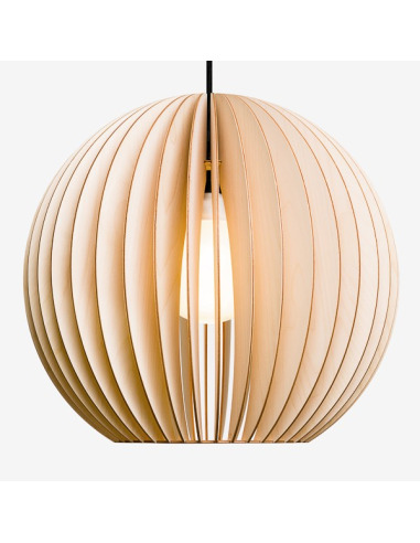 Suspension AION XL Ø48,5cm en bouleau naturel découpée au laser au design scandinave par IUMI Design