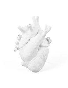 Vase design Love in Bloom en porcelaine en forme de coeur par Marcantonio X Seletti 2