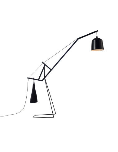 Lampadaire balance A FLOOR LAMP en bois de frêne par Aust & Amelung X Covo design