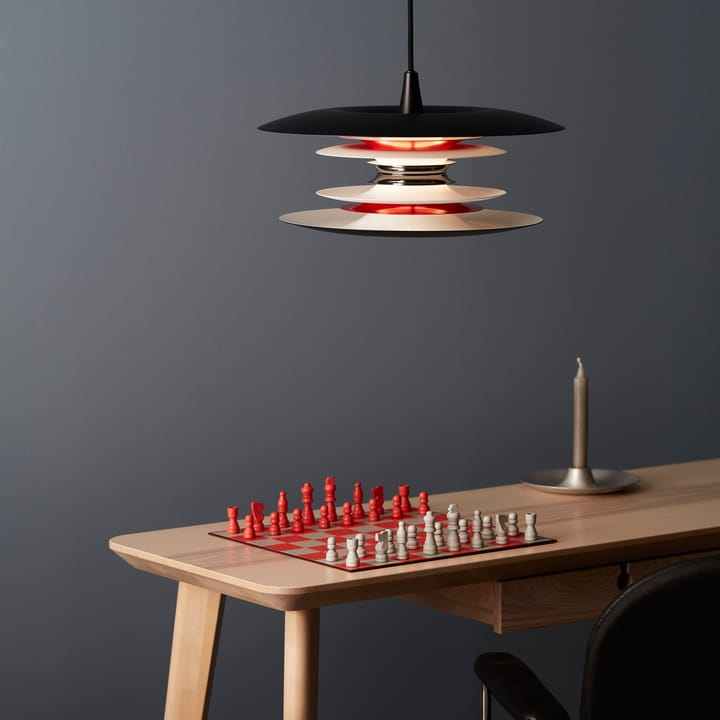 Suspension Diablo dimmable avec base en métal et abat-jour en cercles superposés au design contemporain par Belid