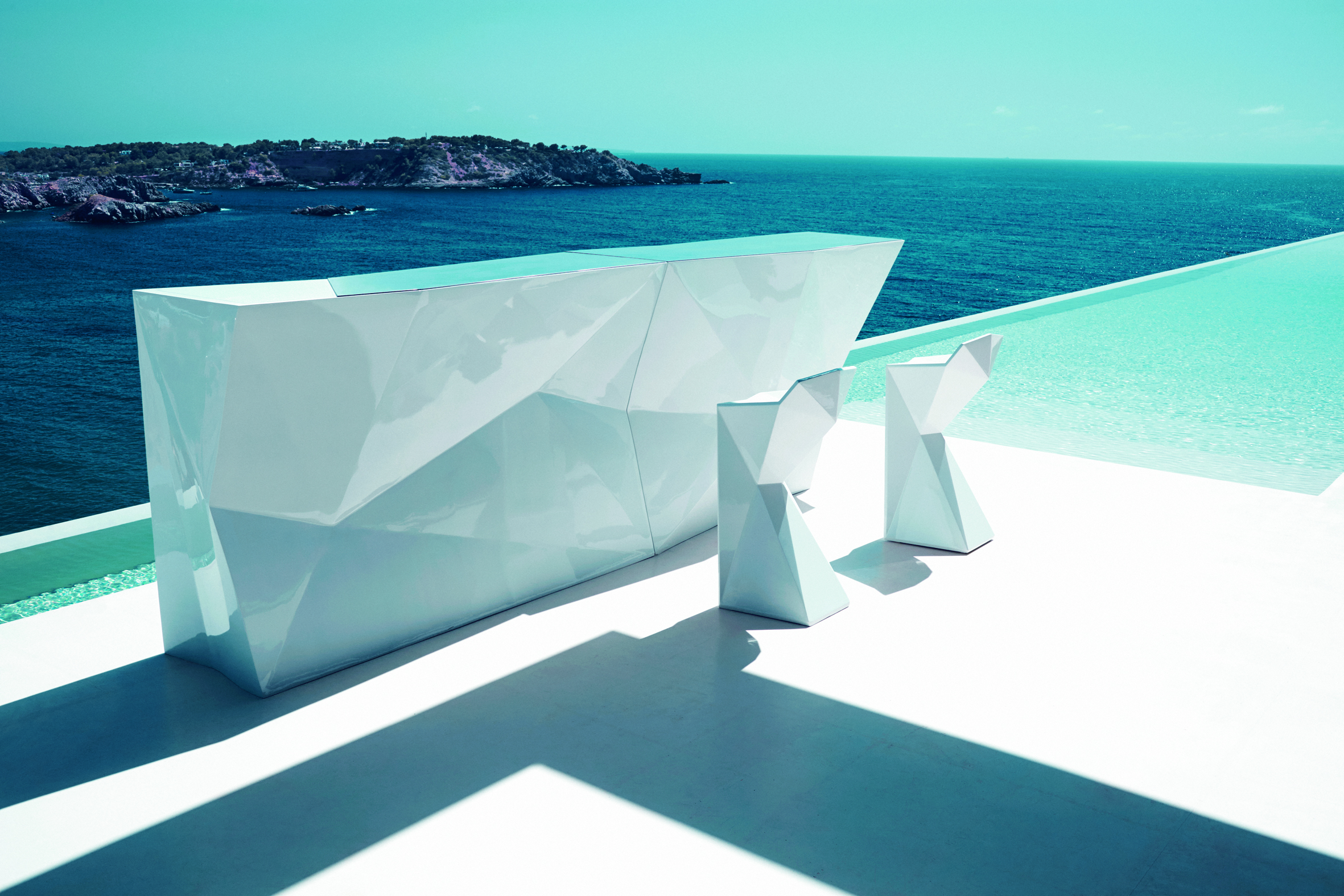 Lampadaire Carrara en verre et métal au design chic par It's About Romi
