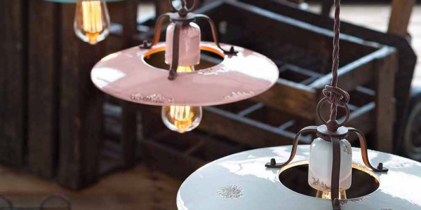 Luminaire Ferroluce : Un artisanat italien de qualité